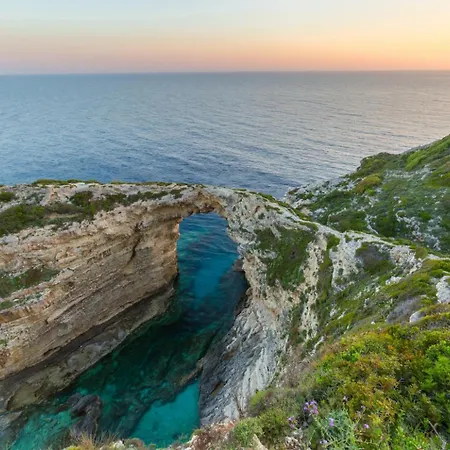 Alexandros Villa Gaios